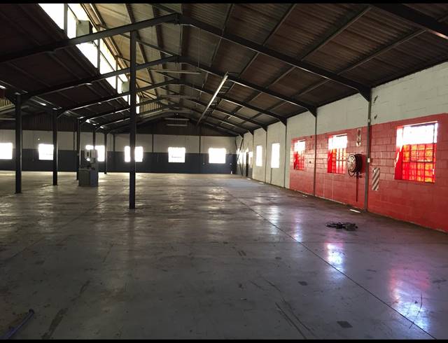 1,300M² FACTORY FOR SALE IN BEACONVALE